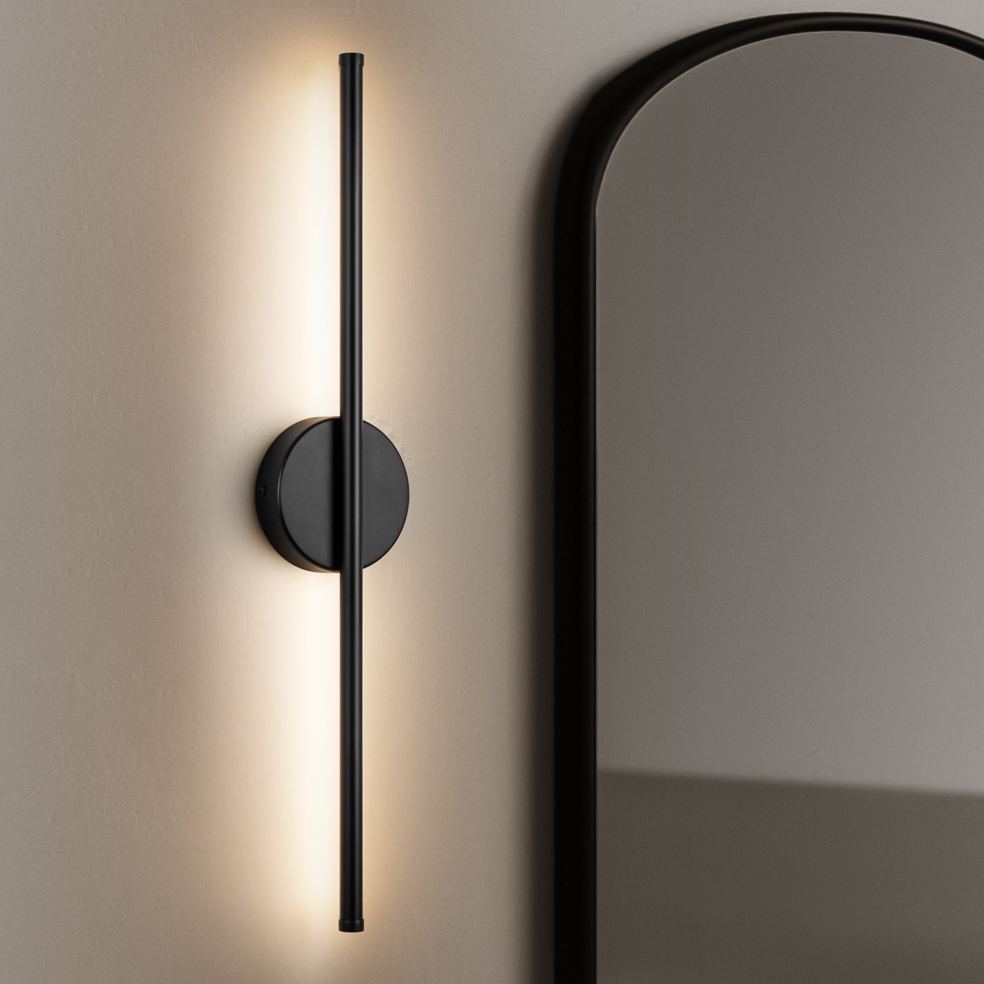 Applique murale linéaire moderne à 1 ampoule, noire, dorée et nickel, à LED, à intensité variable, pour salle de bain