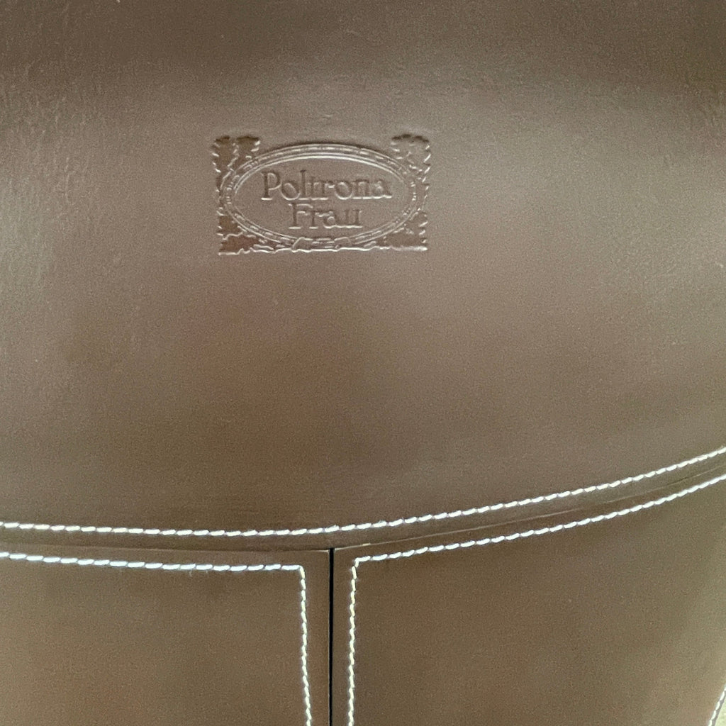 Petit fauteuil bleu Montera de Poltrona Frau