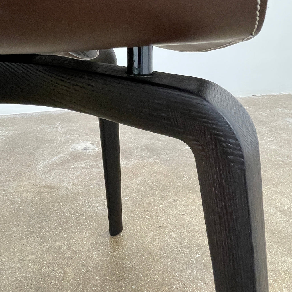 Petit fauteuil bleu Montera de Poltrona Frau