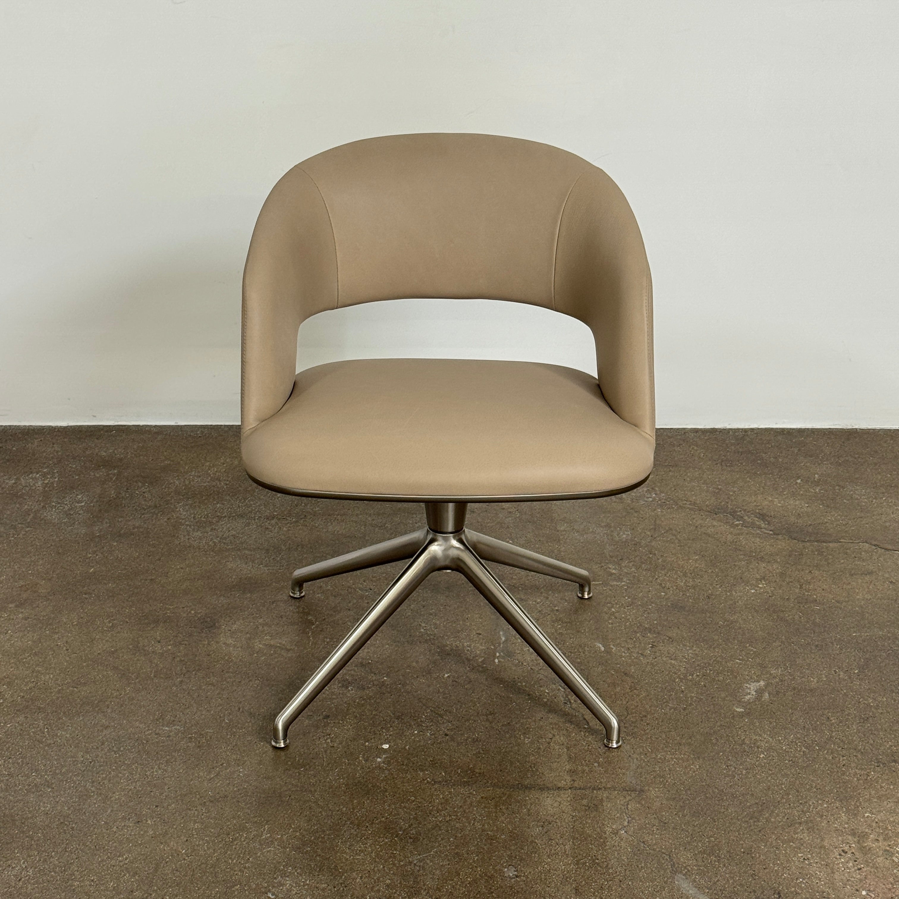 Chaise de bureau pivotante Flexform Alma à 4 branches