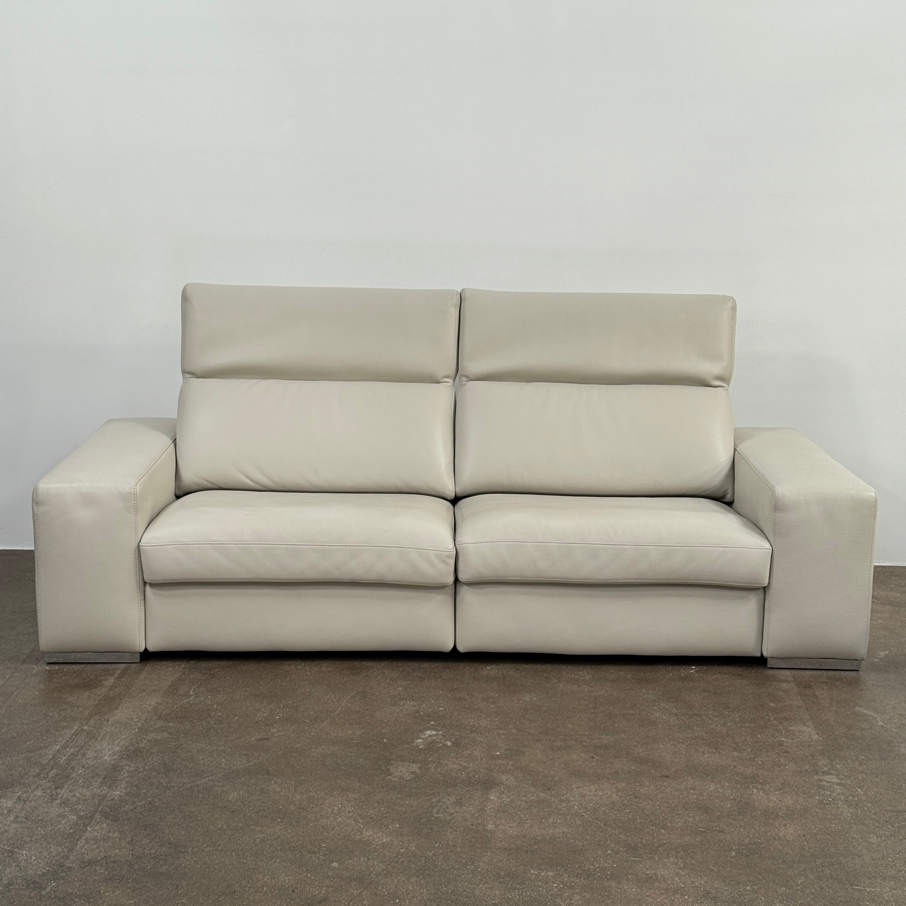 Canapé en cuir Roche Bobois avec appui-tête mobile