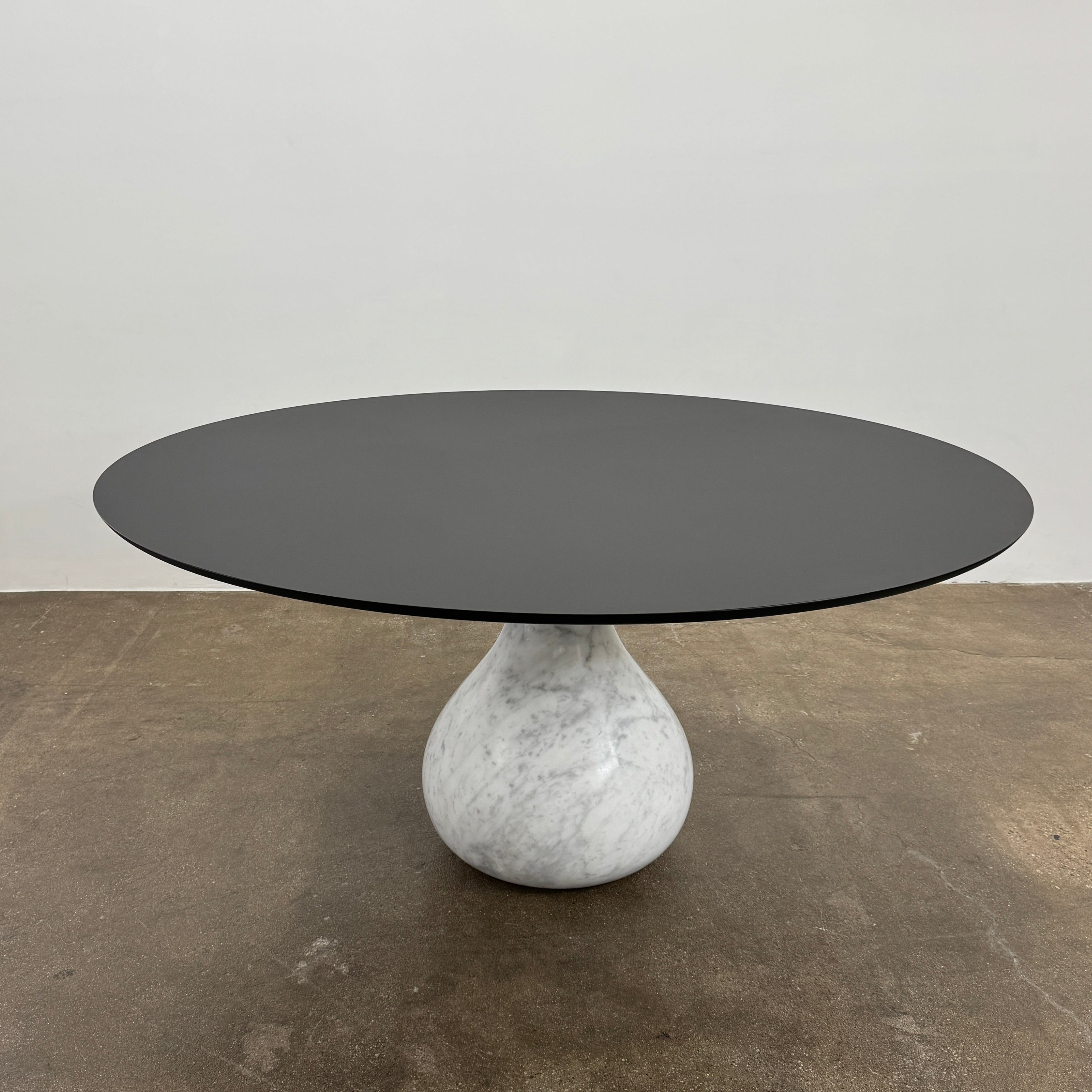 Table ronde Roche Bobois Aqua (prise)