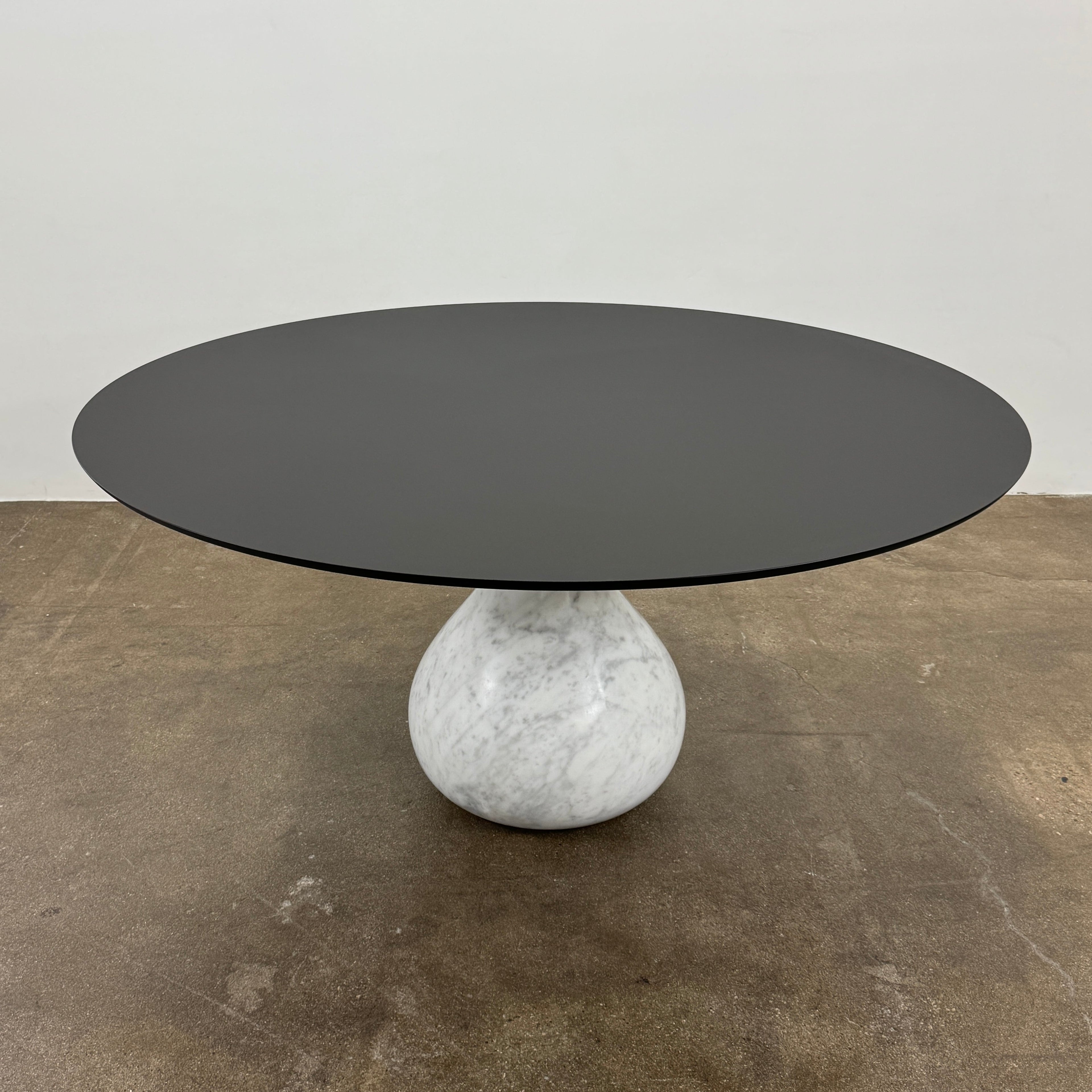 Table ronde Roche Bobois Aqua (prise)