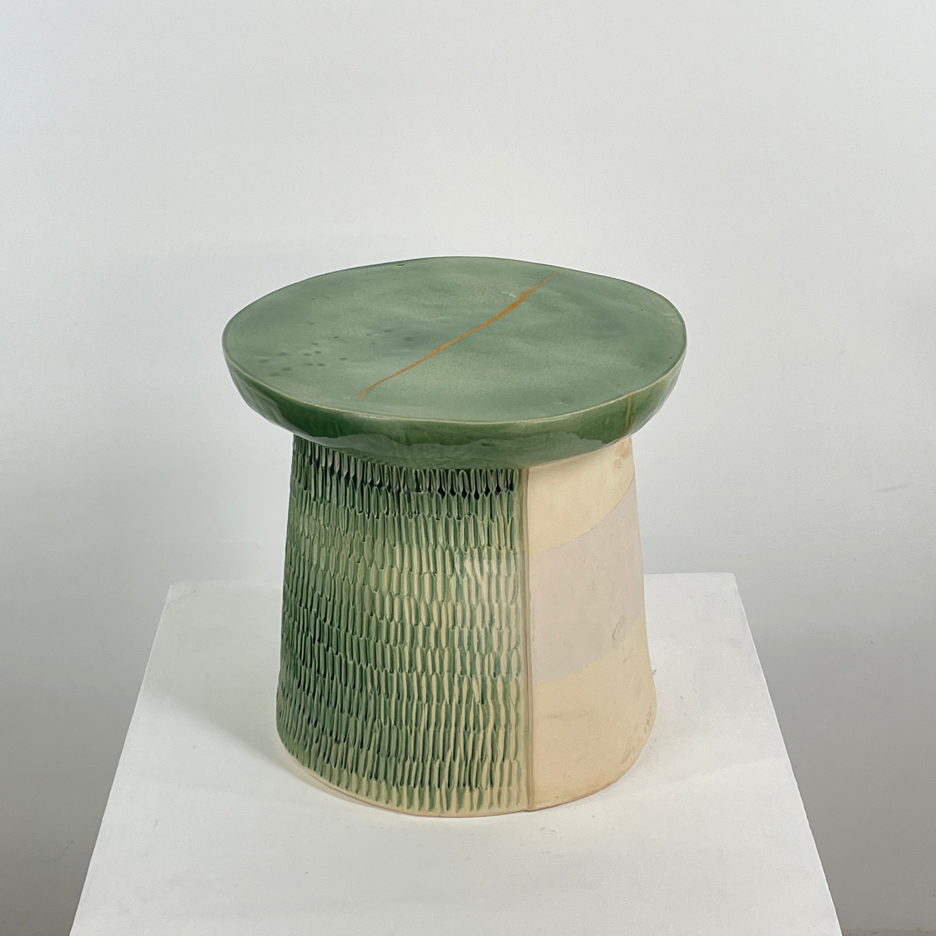Table d'appoint en céramique Allyn Davis, céladon