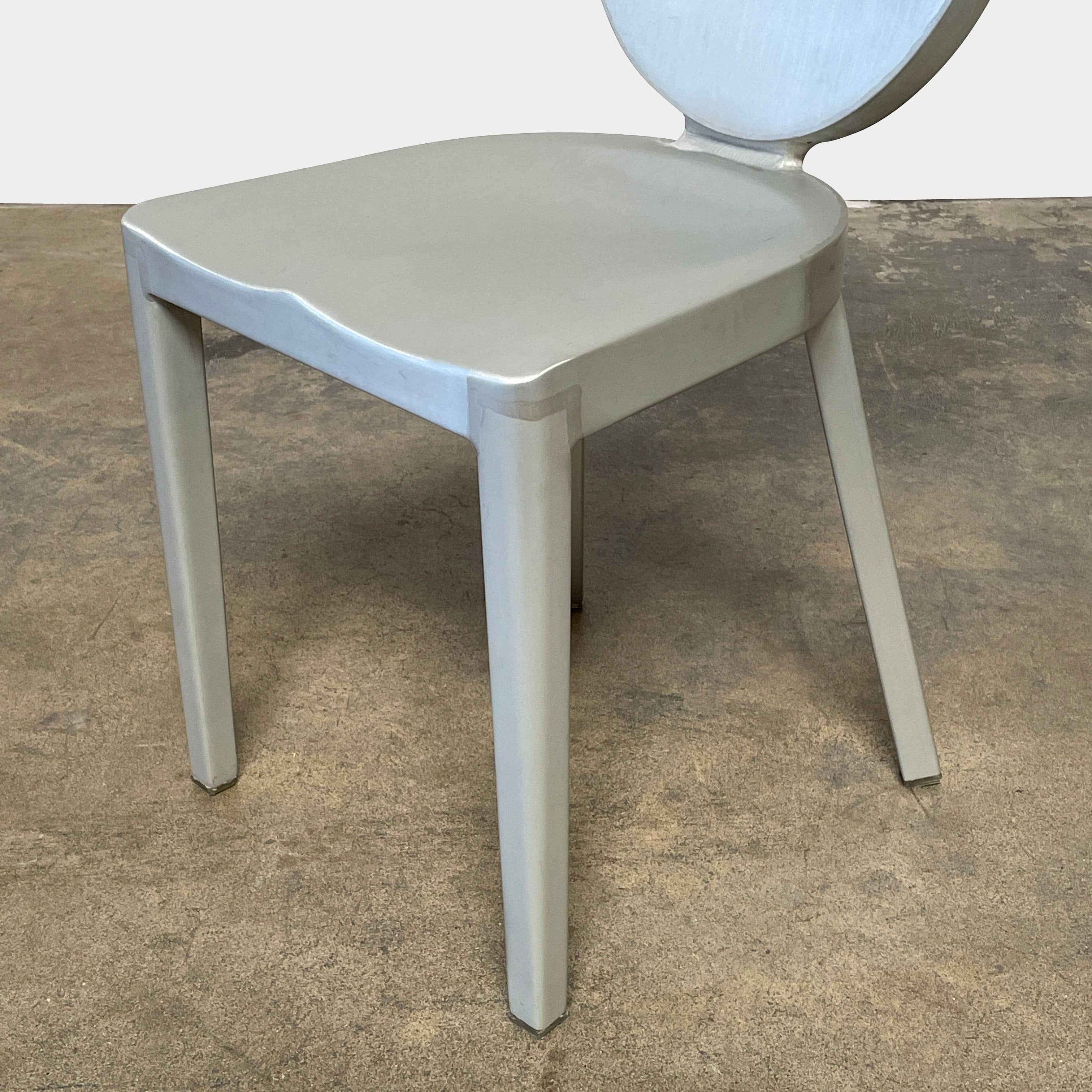 Chaise Emeco Kong