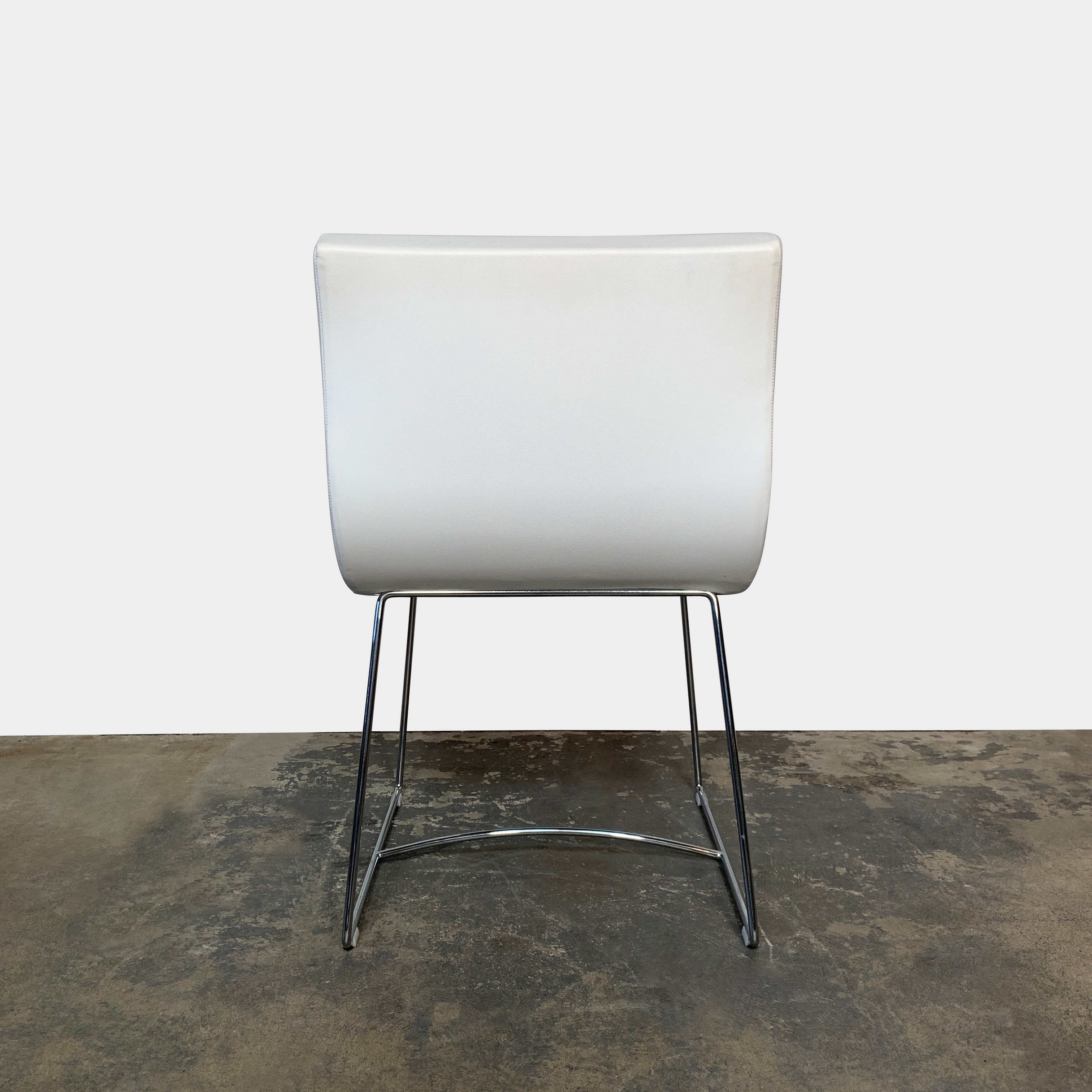 Chaise d'appoint Sala Ligne Roset en cuir blanc
