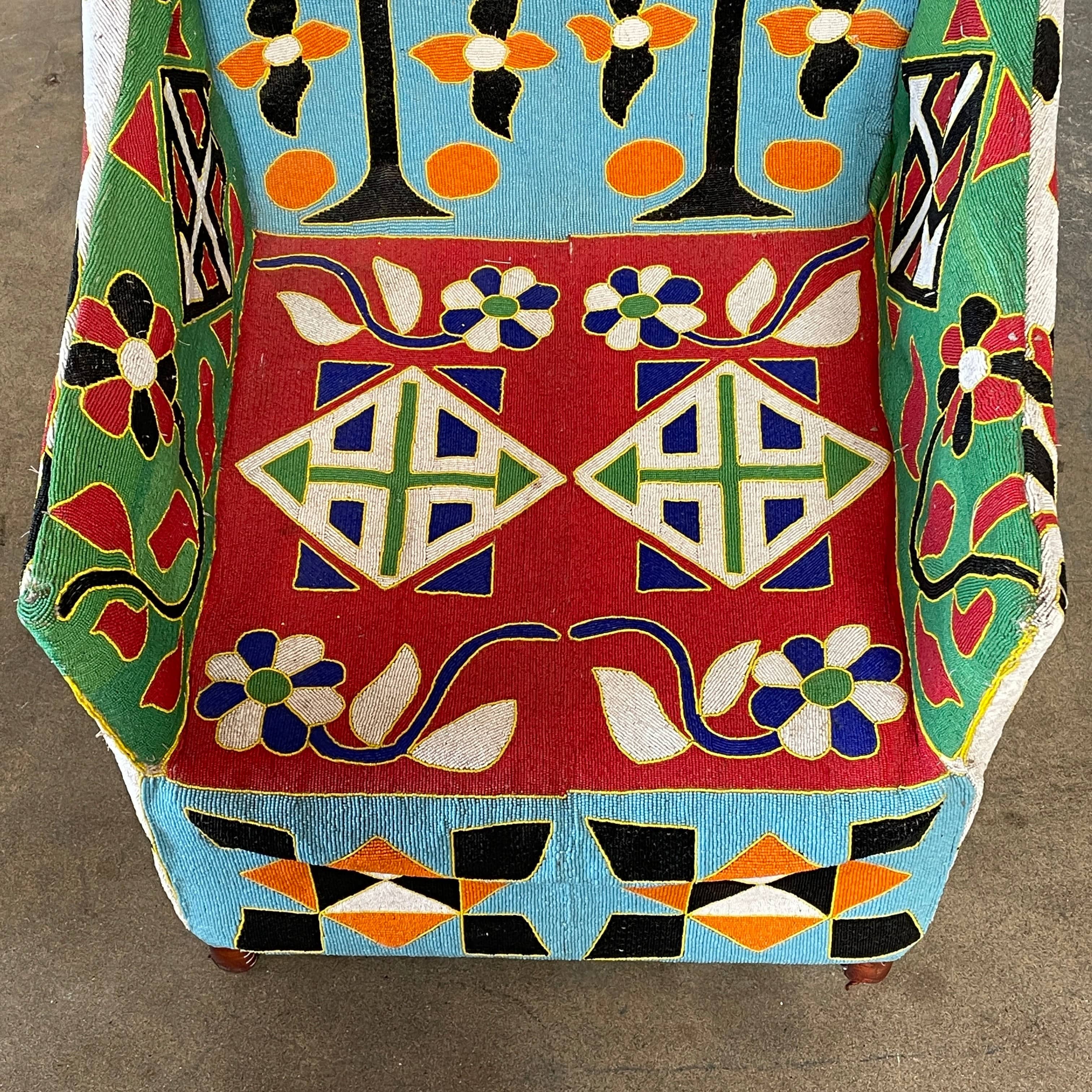 Chaise africaine Yoruba perlée à la main (en attente)