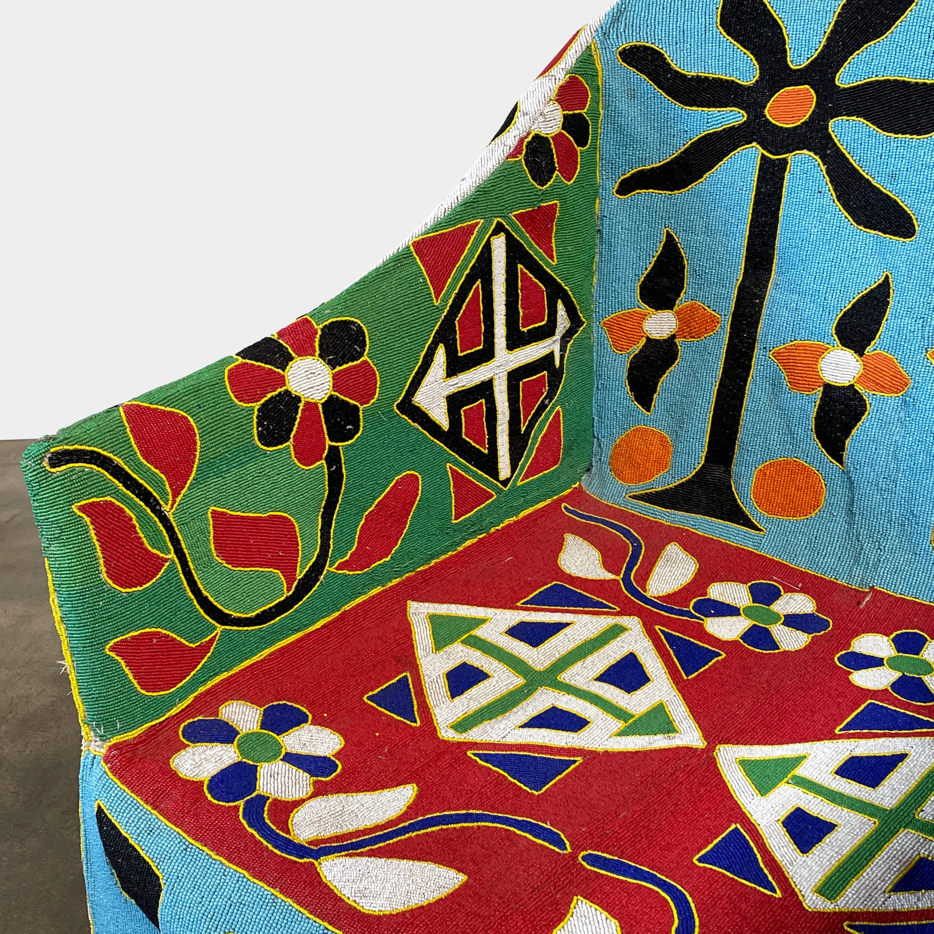 Chaise africaine Yoruba perlée à la main (en attente)