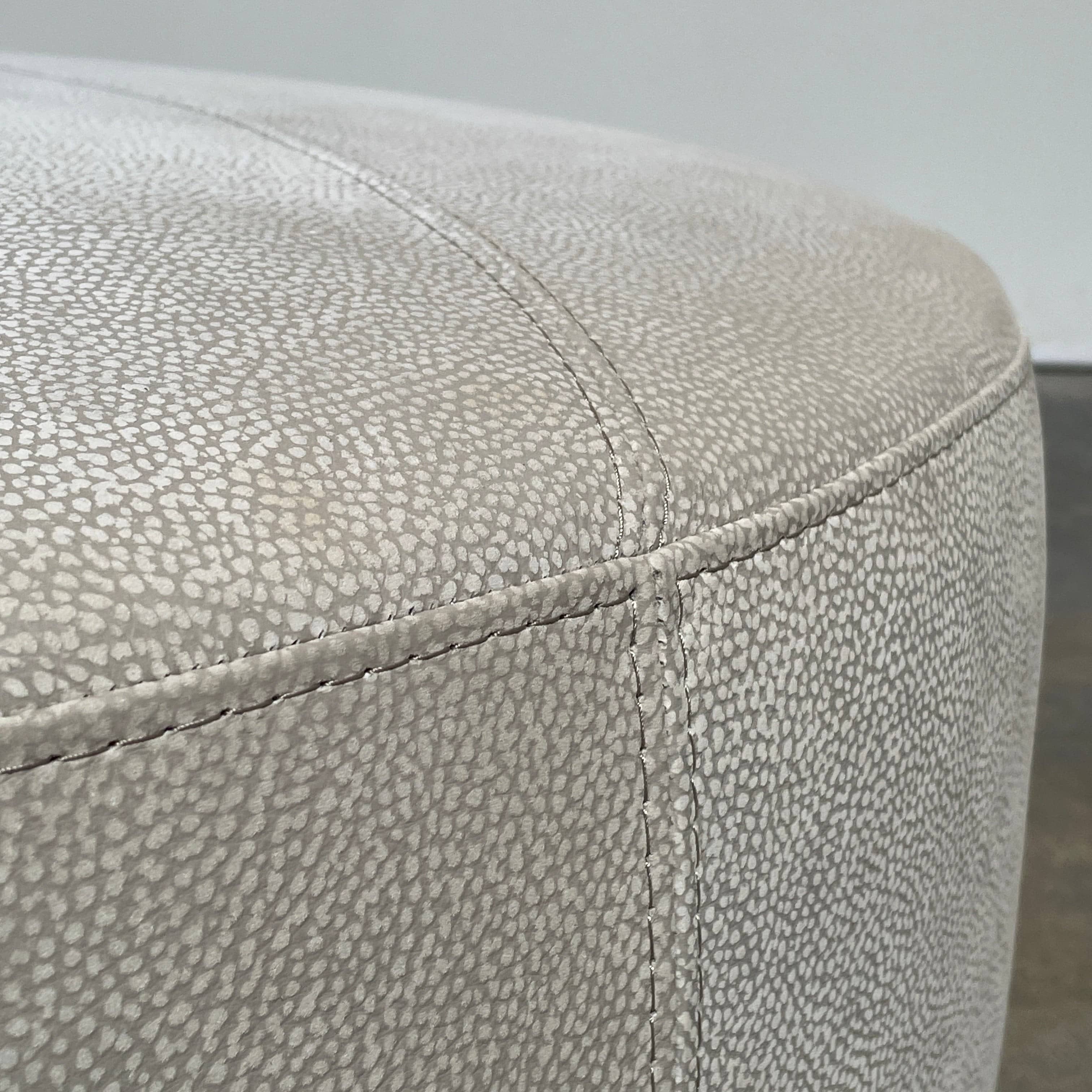 Canapé et pouf numérique Roche Bobois