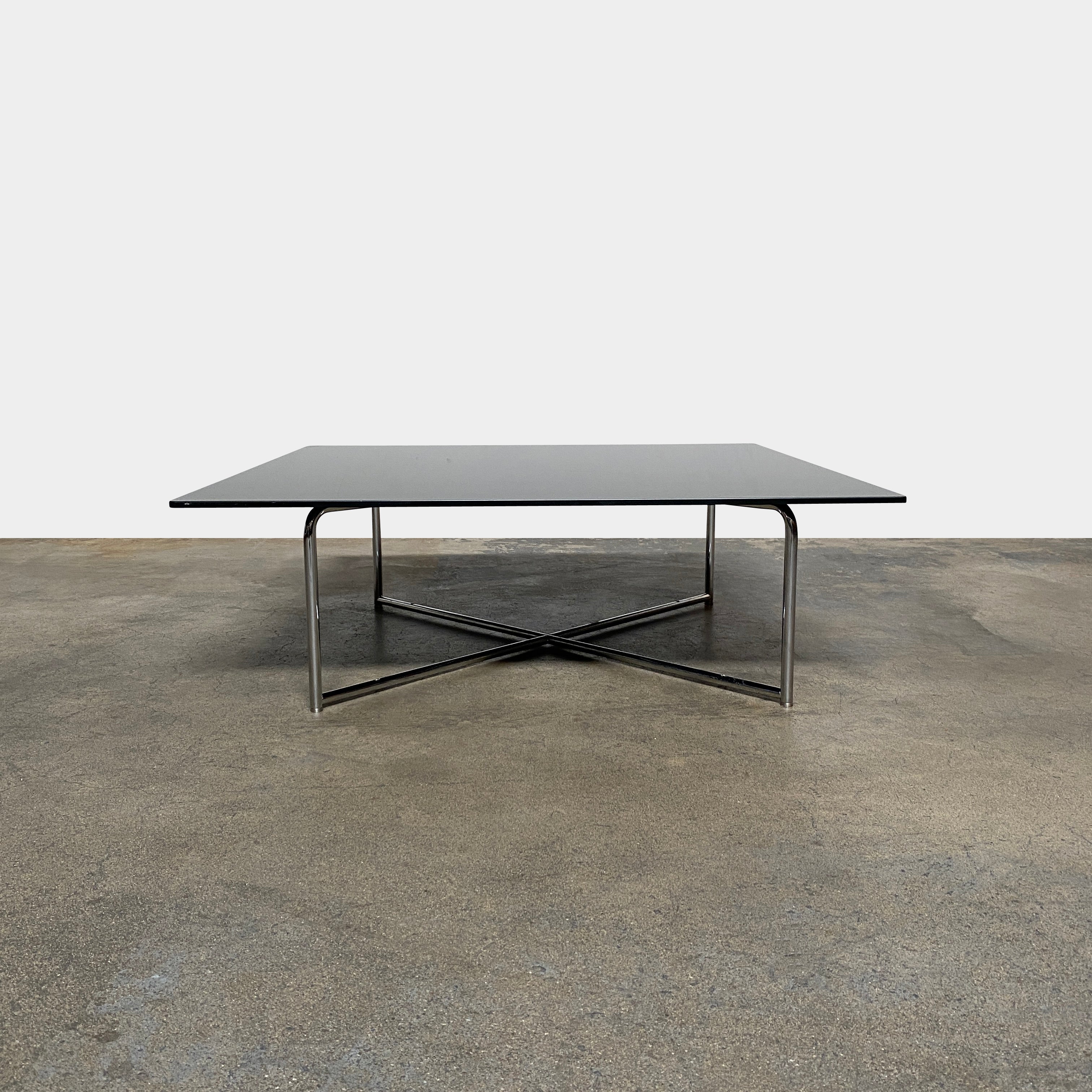 Table basse en verre noir 