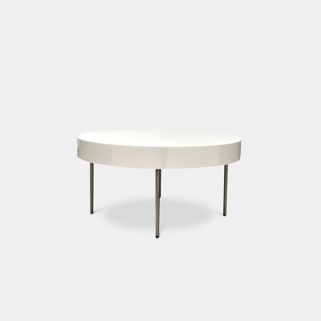 Table à aiguilles Ligne Roset laquée blanche