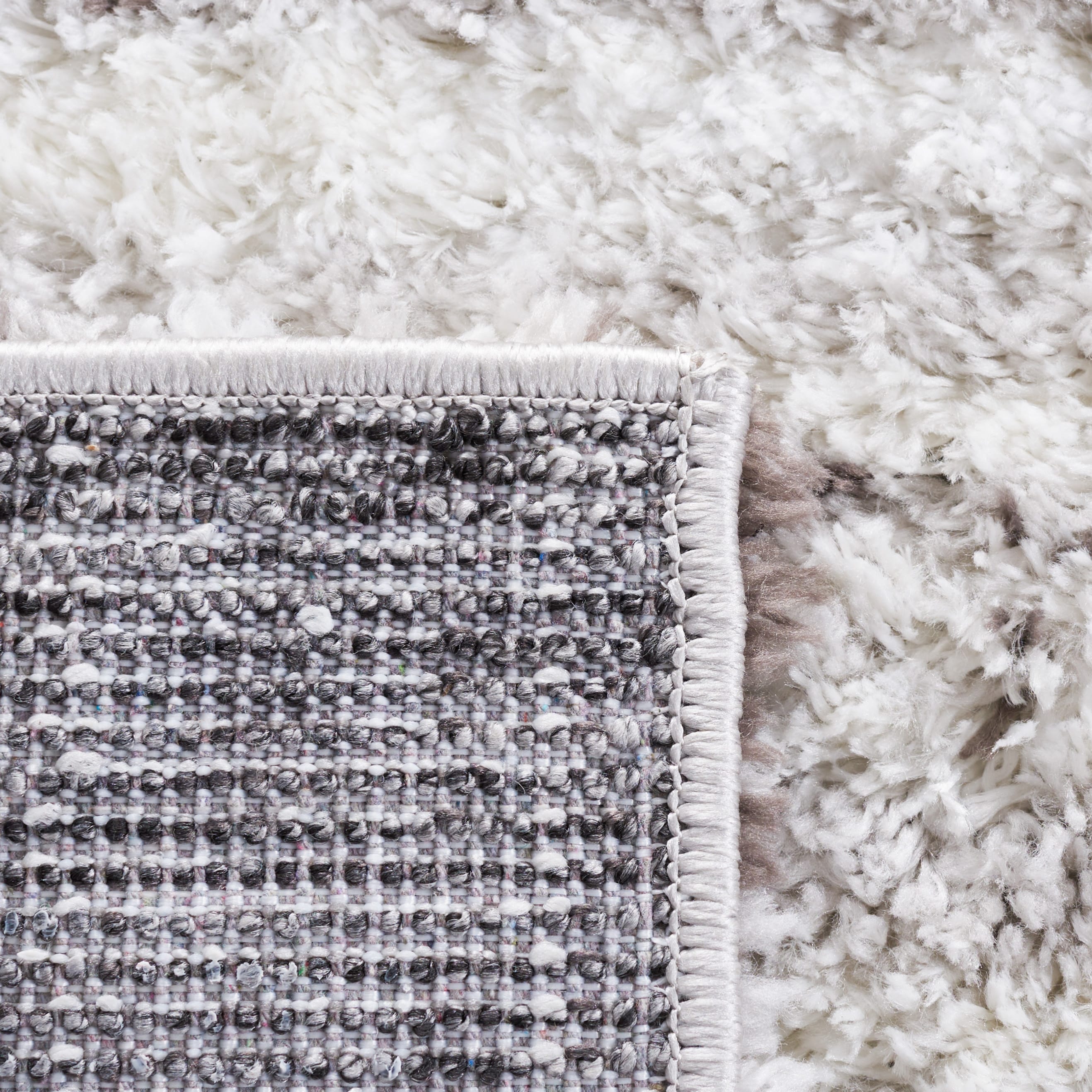 Tapis berbère à poils longs Sahire SAFAVIEH