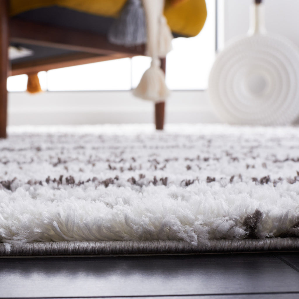 Tapis berbère à poils longs Sahire SAFAVIEH