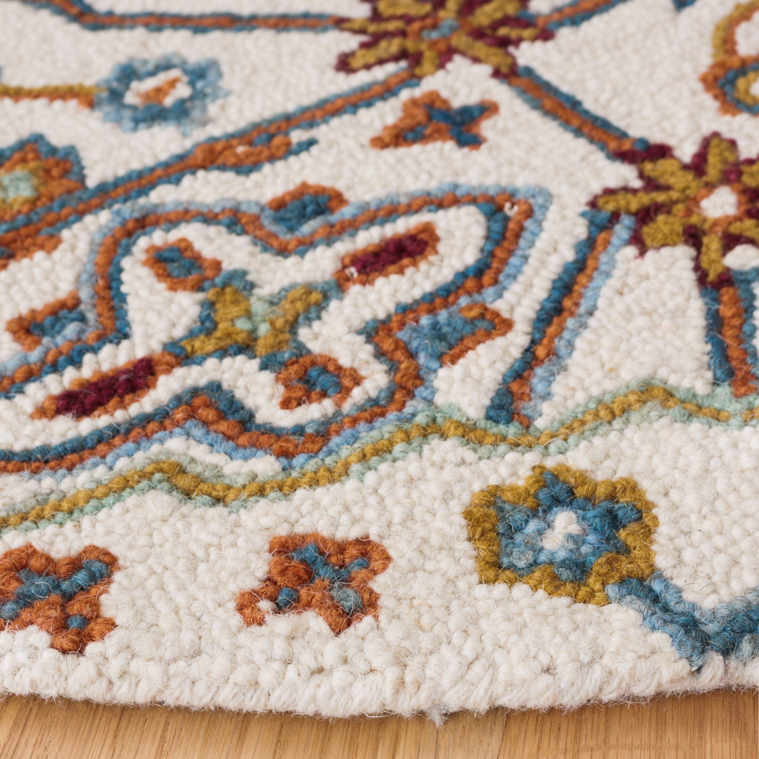Tapis en laine floral SAFAVIEH Heritage Snjolaug fait main